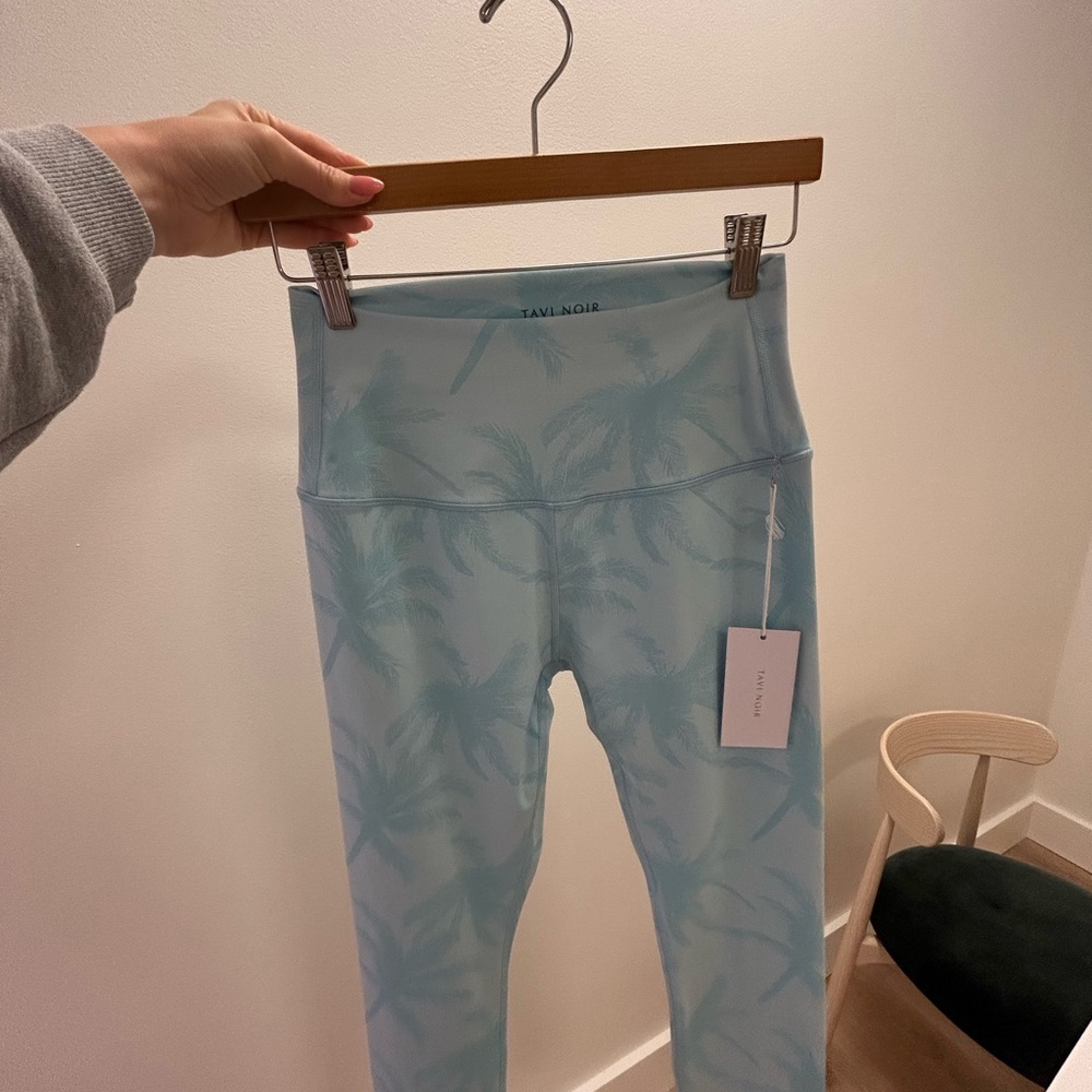 New with Tags! Tavi Noir High Waisted 7/8 Tight